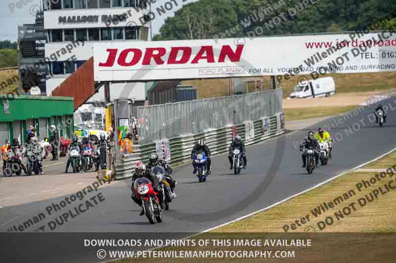 Vintage motorcycle club;eventdigitalimages;mallory park;mallory park trackday photographs;no limits trackdays;peter wileman photography;trackday digital images;trackday photos;vmcc festival 1000 bikes photographs